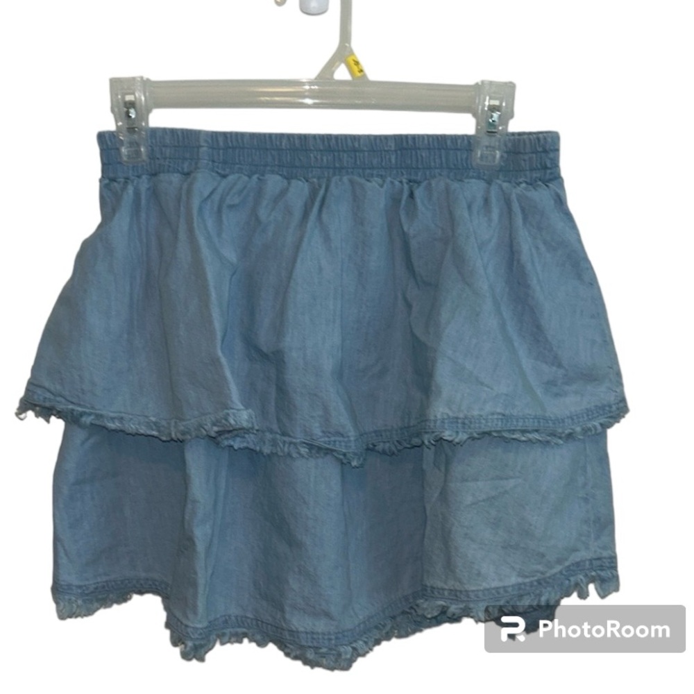 5/$30 🎈 MiAmi large tired chambray skirt